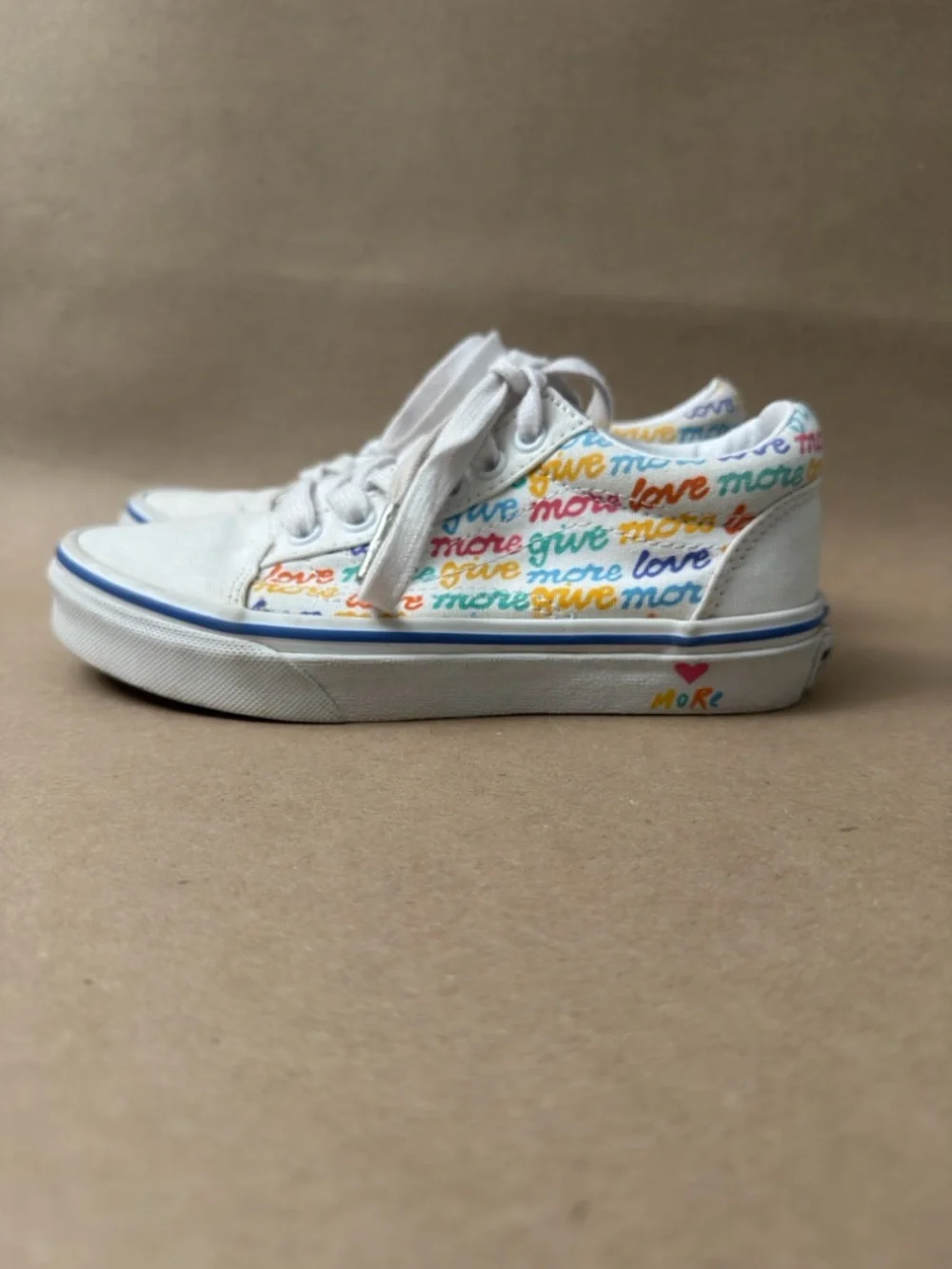 Vans Kids White Canvas Low-Top Sneakers with Multicolor 'love' Script